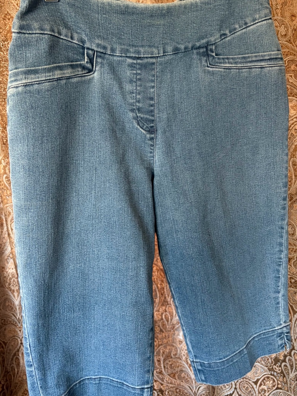 Westbound Light Blue Cropped Denim Capri Jeans